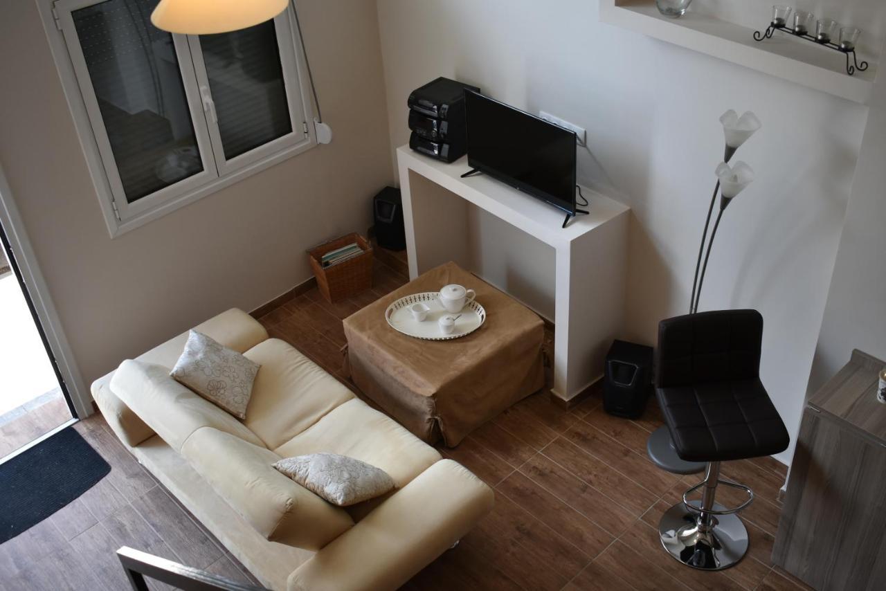 Your Vacation Home In The Center Of Каламата Экстерьер фото