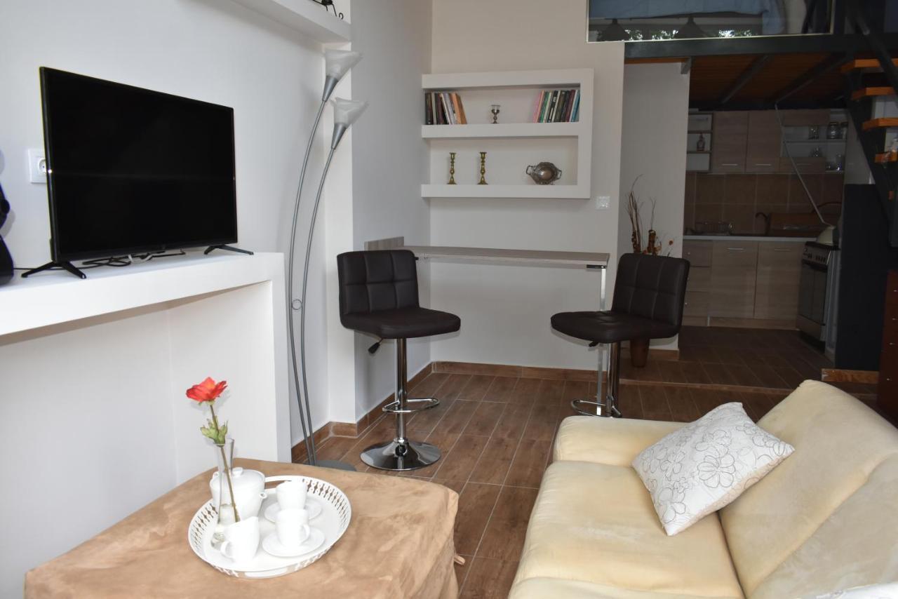 Your Vacation Home In The Center Of Каламата Экстерьер фото