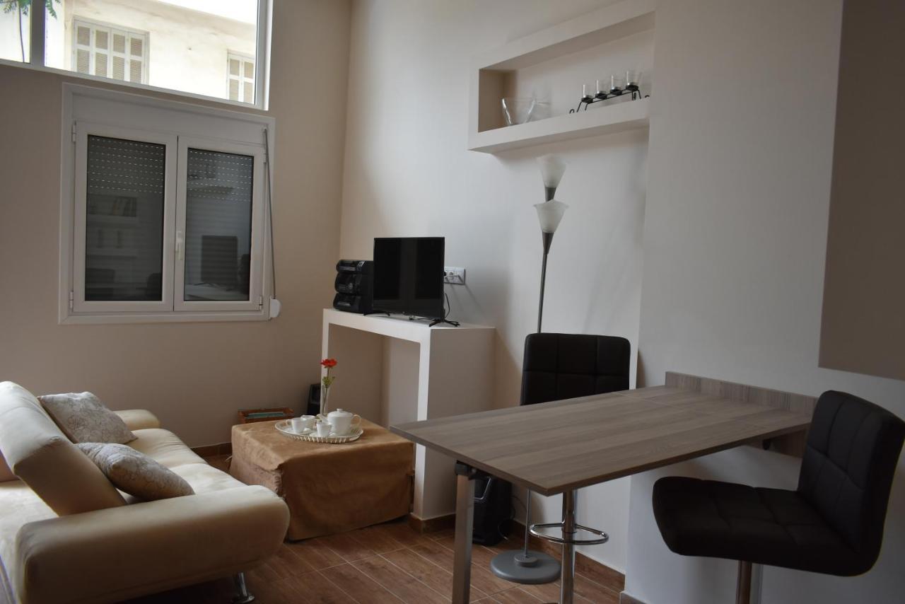 Your Vacation Home In The Center Of Каламата Экстерьер фото